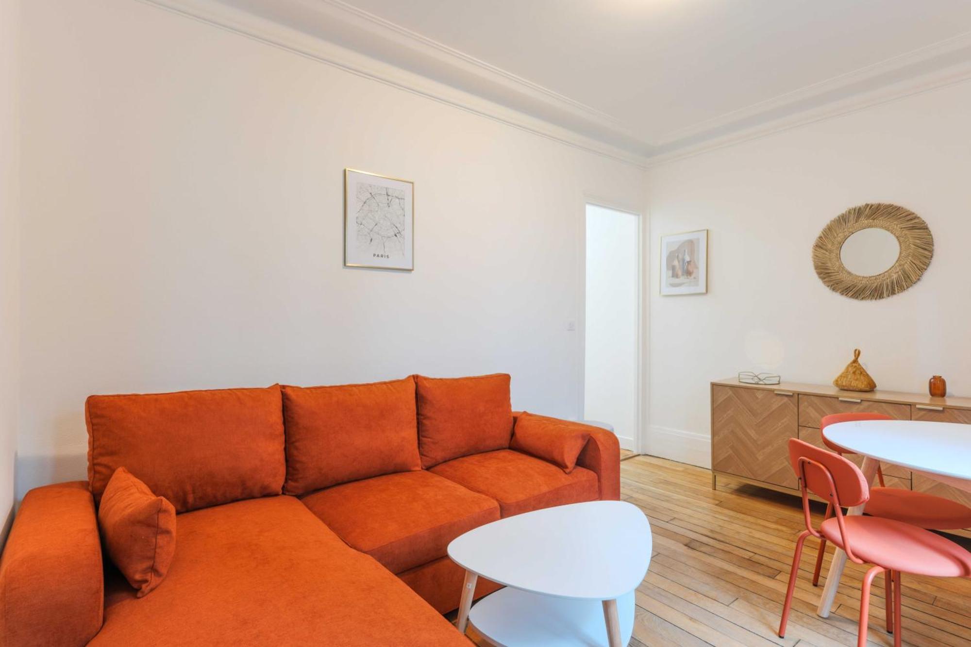 Apartment Cozy Parisian Retreat In The Heart Of The City *