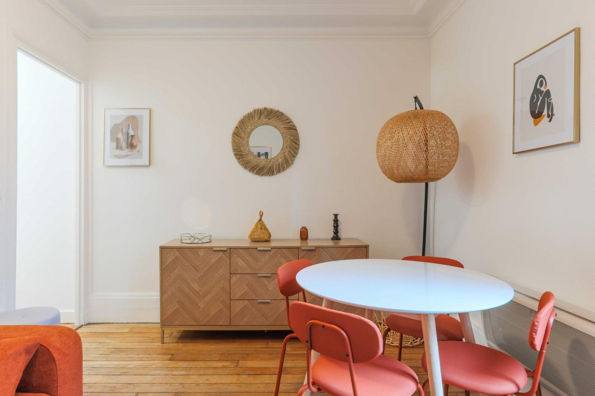Apartment Cozy Parisian Retreat In The Heart Of The City Paris