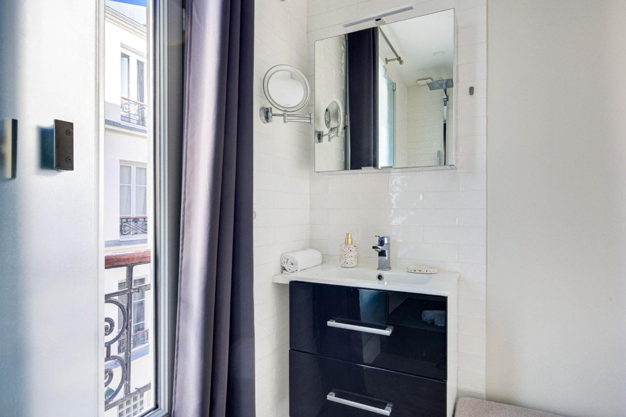Invalides & Eiffel Tower 1br - Cityapartmentstay *