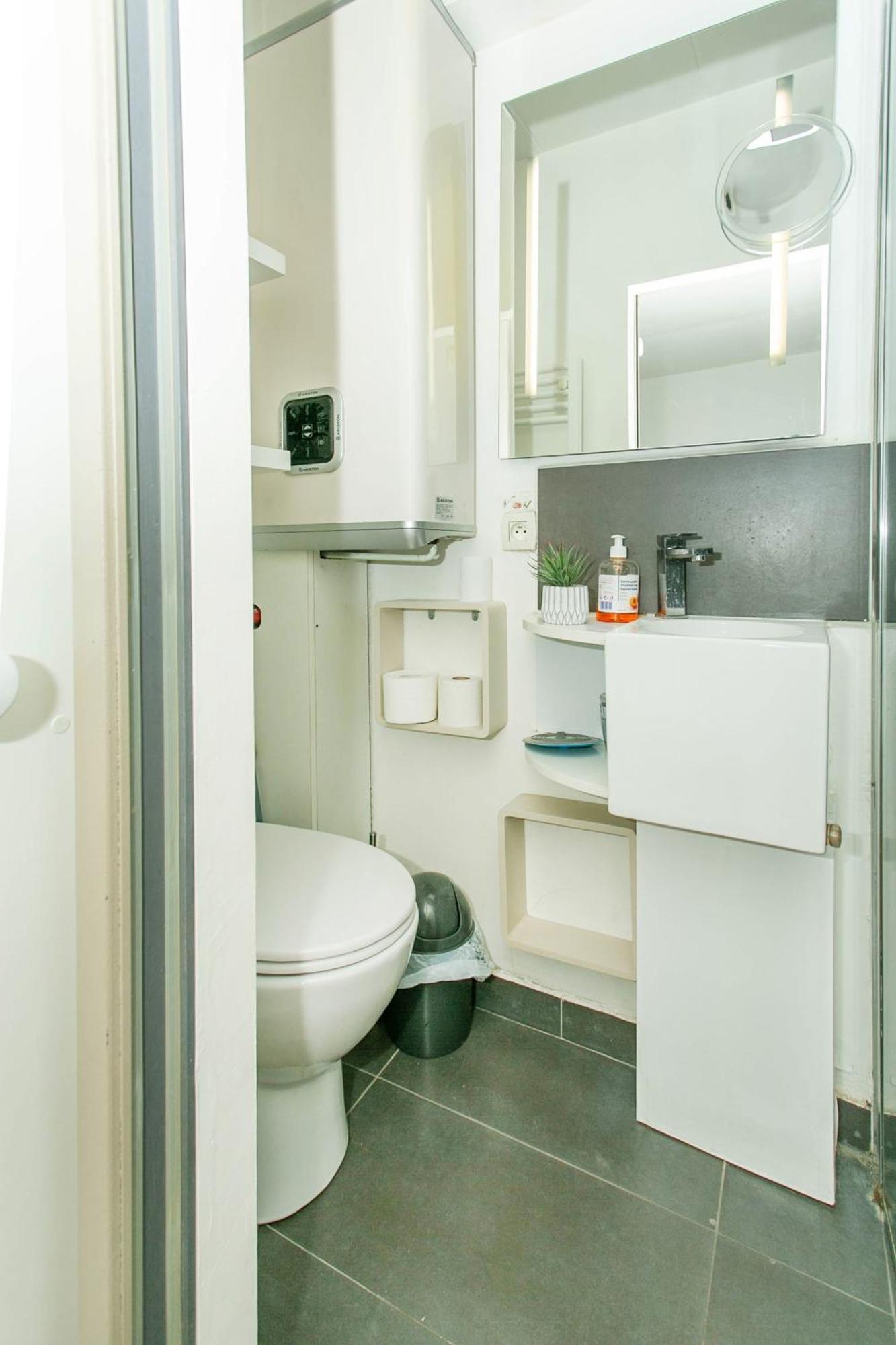 Champs Elysees & Arc De Triomphe - Studio - Cityapartmentstay *