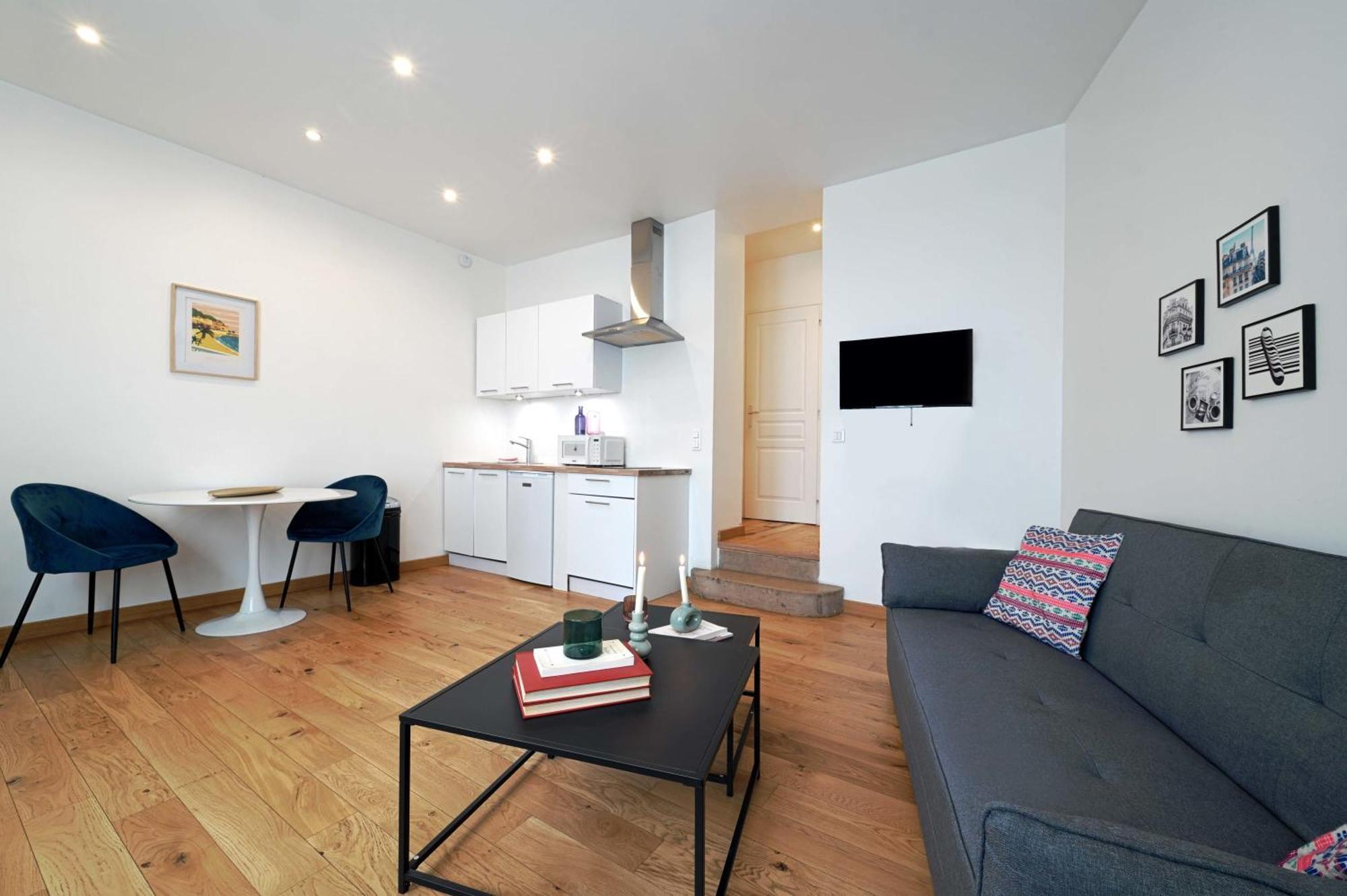 Superbe De 2 Pieces Appartement *