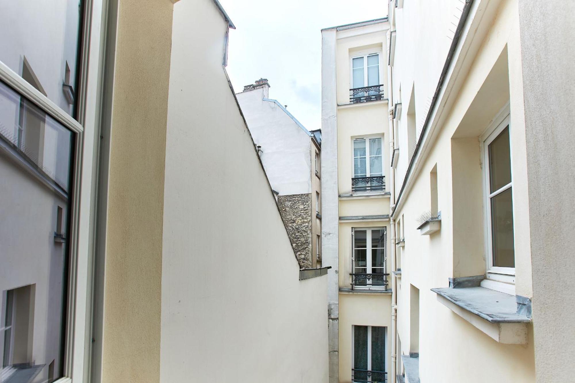 Montmartre 2Br Apartment *