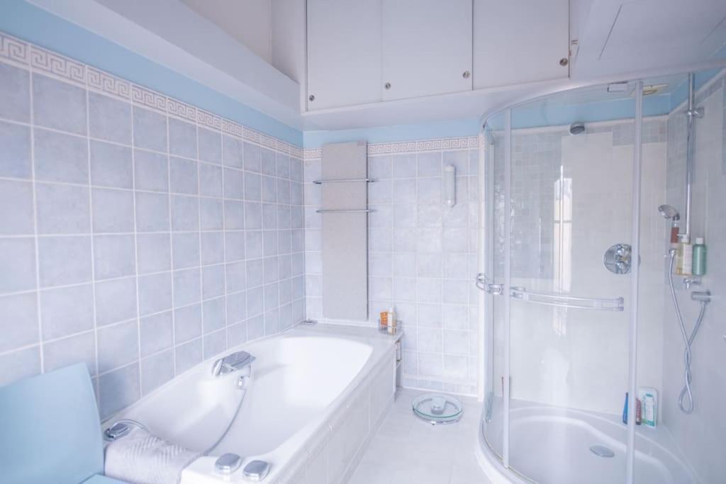 Amazing Flat 3 Bedrooms Notre Dame Apartment