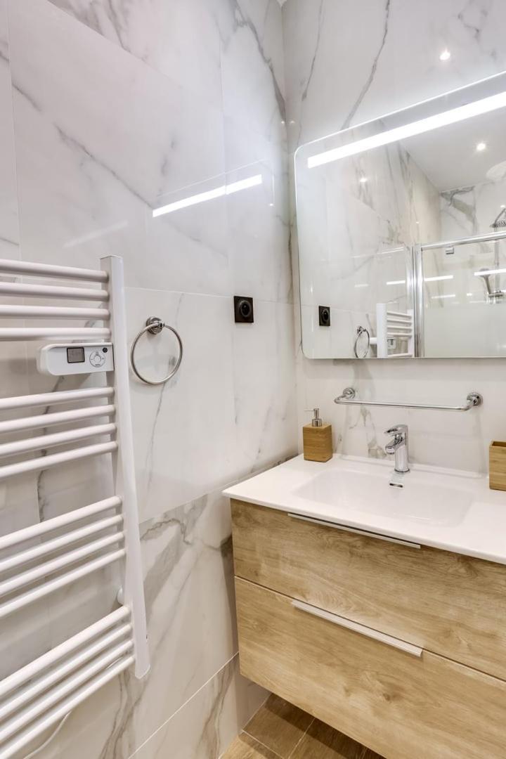149 Christophe - Superbe A Apartment Paris