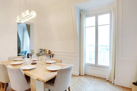 Ferienhaus Chic Au Coeur De Montorgueil 2bdr