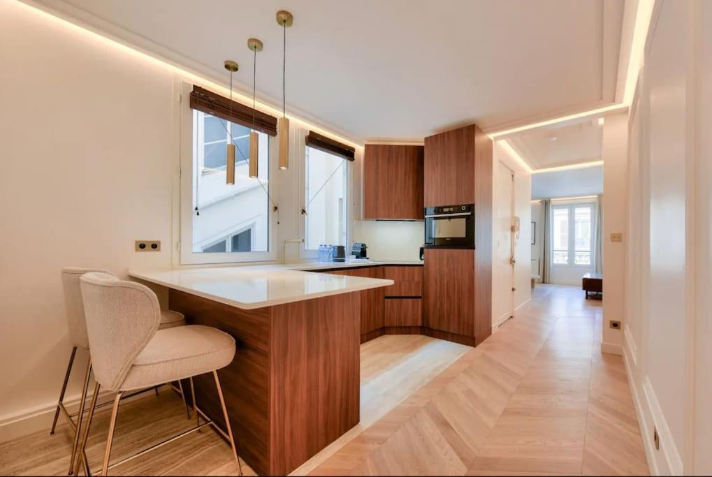 Appartement De Luxe Pres Des Champs Elysees Paris