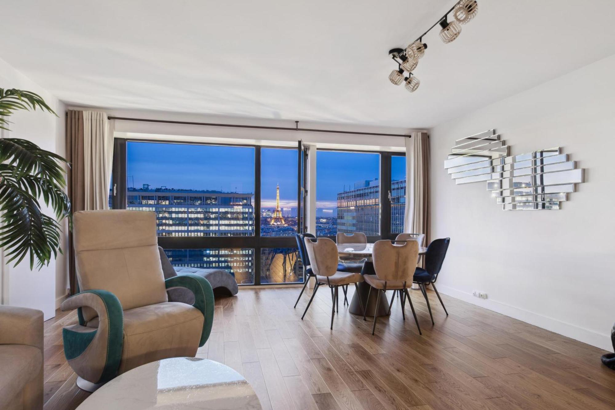 Luxury With Eiffel Tower View, 1 Min Metro, Parking Appartement