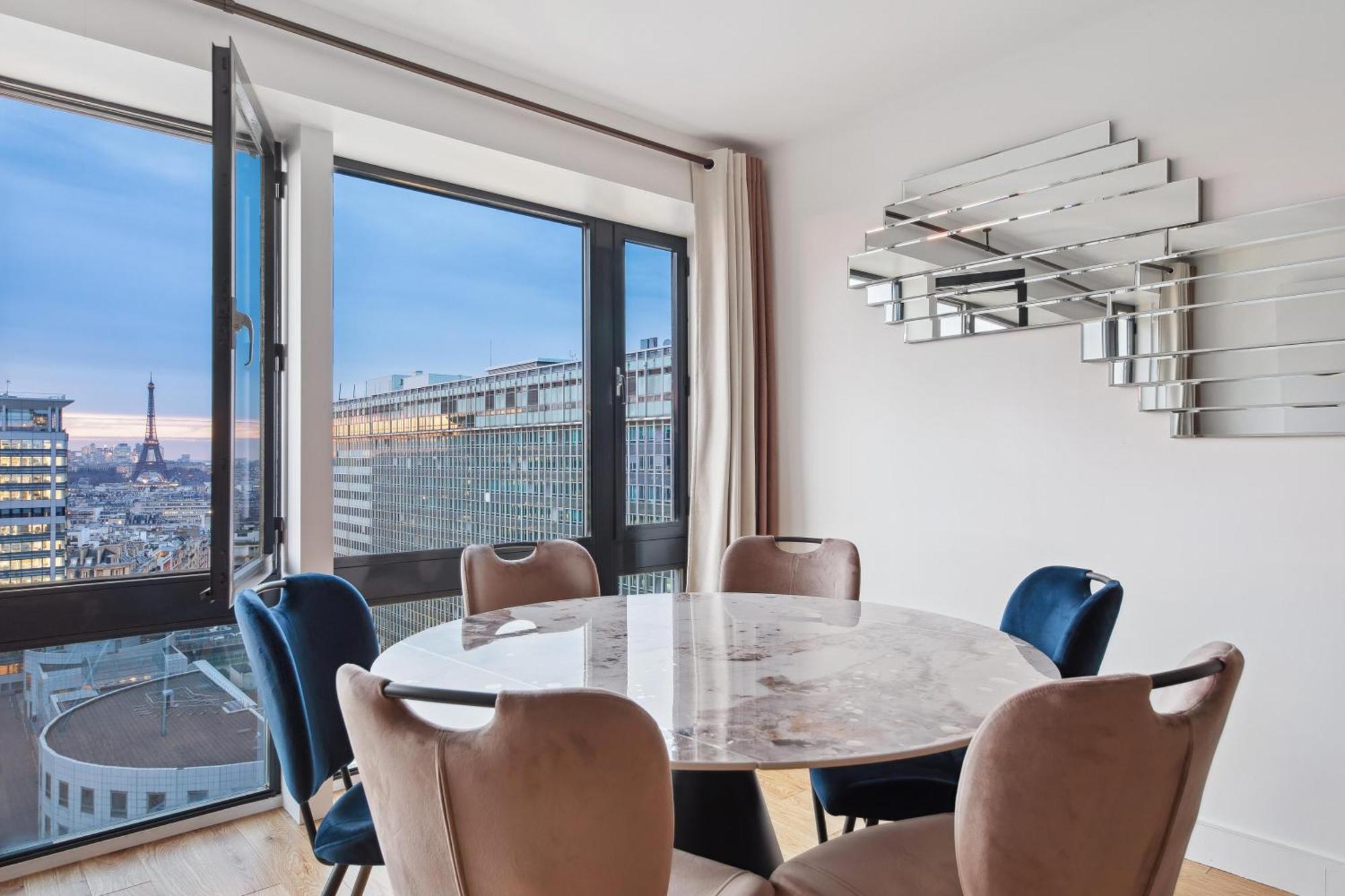 Appartement Luxury With Eiffel Tower View, 1 Min Metro, Parking *