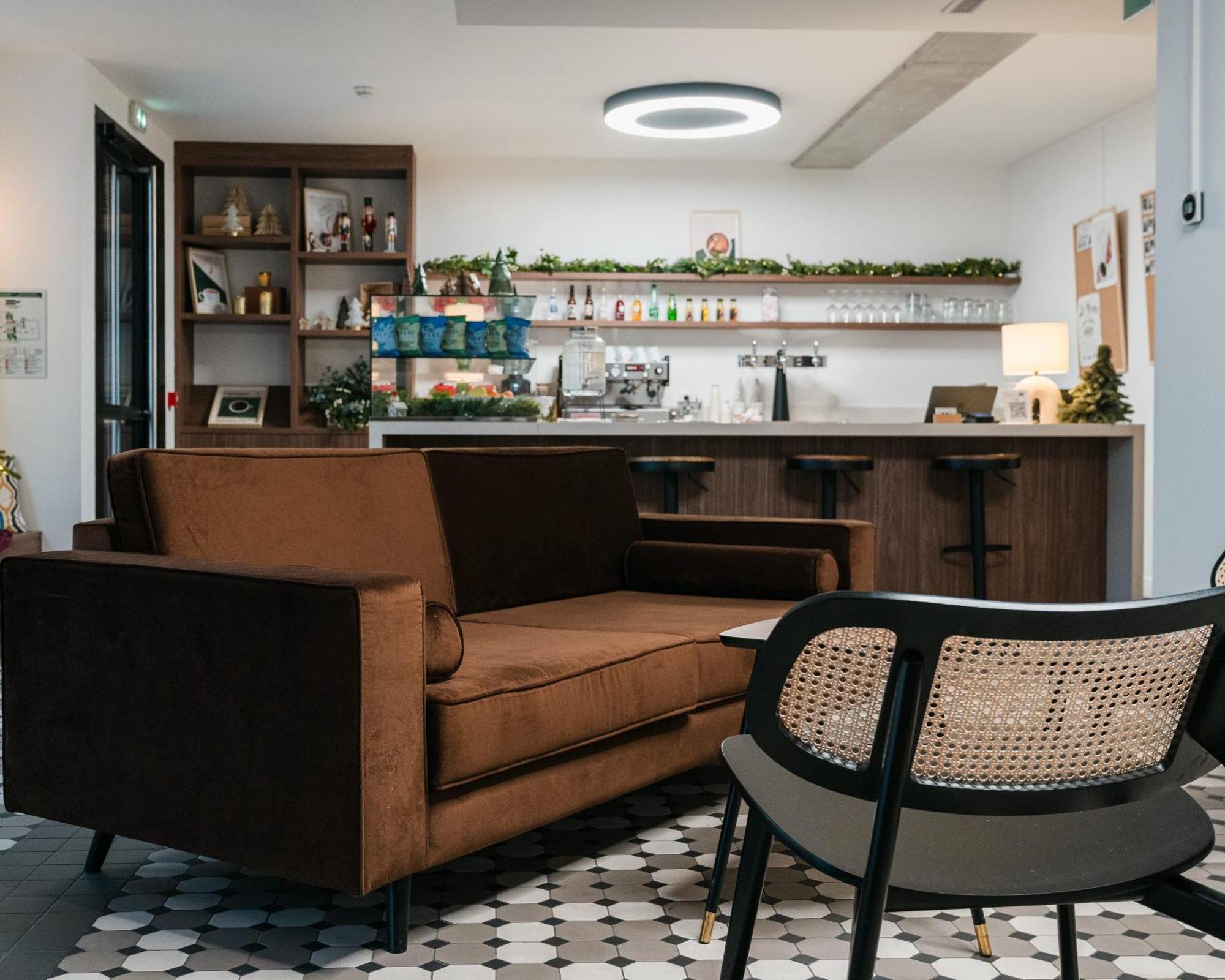 Hostel Beau M *