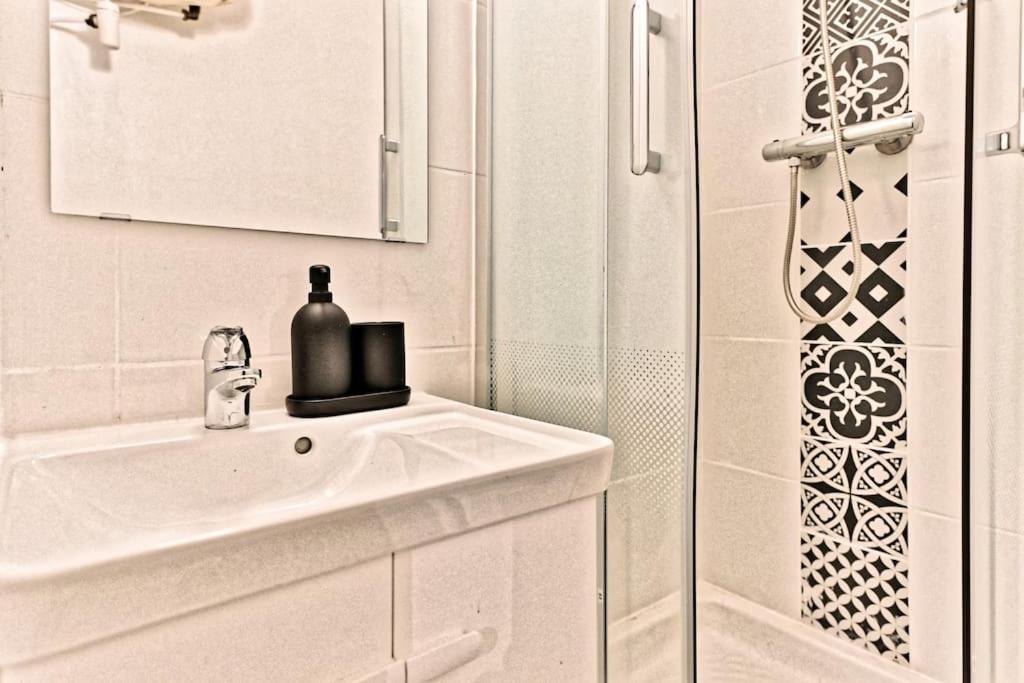 Appartement Au Centre De - 14eme Arrondissement *