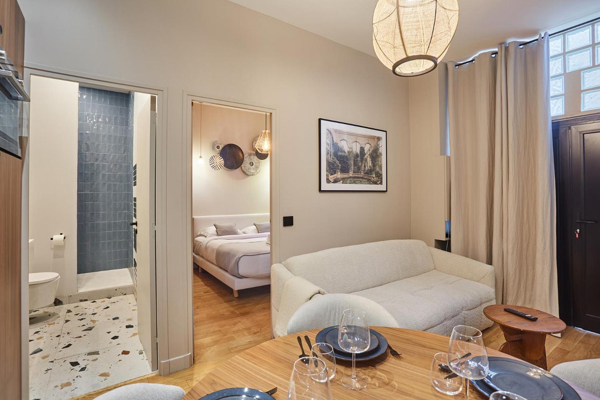 Center Of By Prestige Apartment *