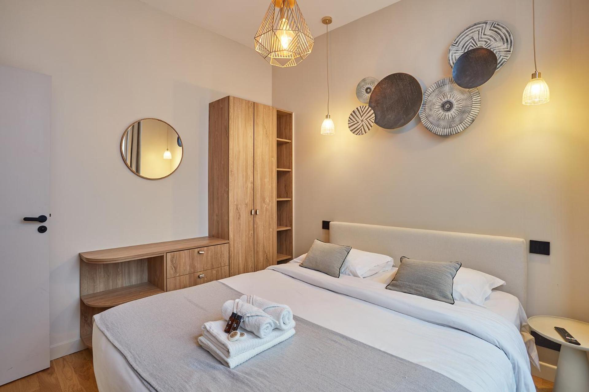 Center Of By Prestige Apartment *
