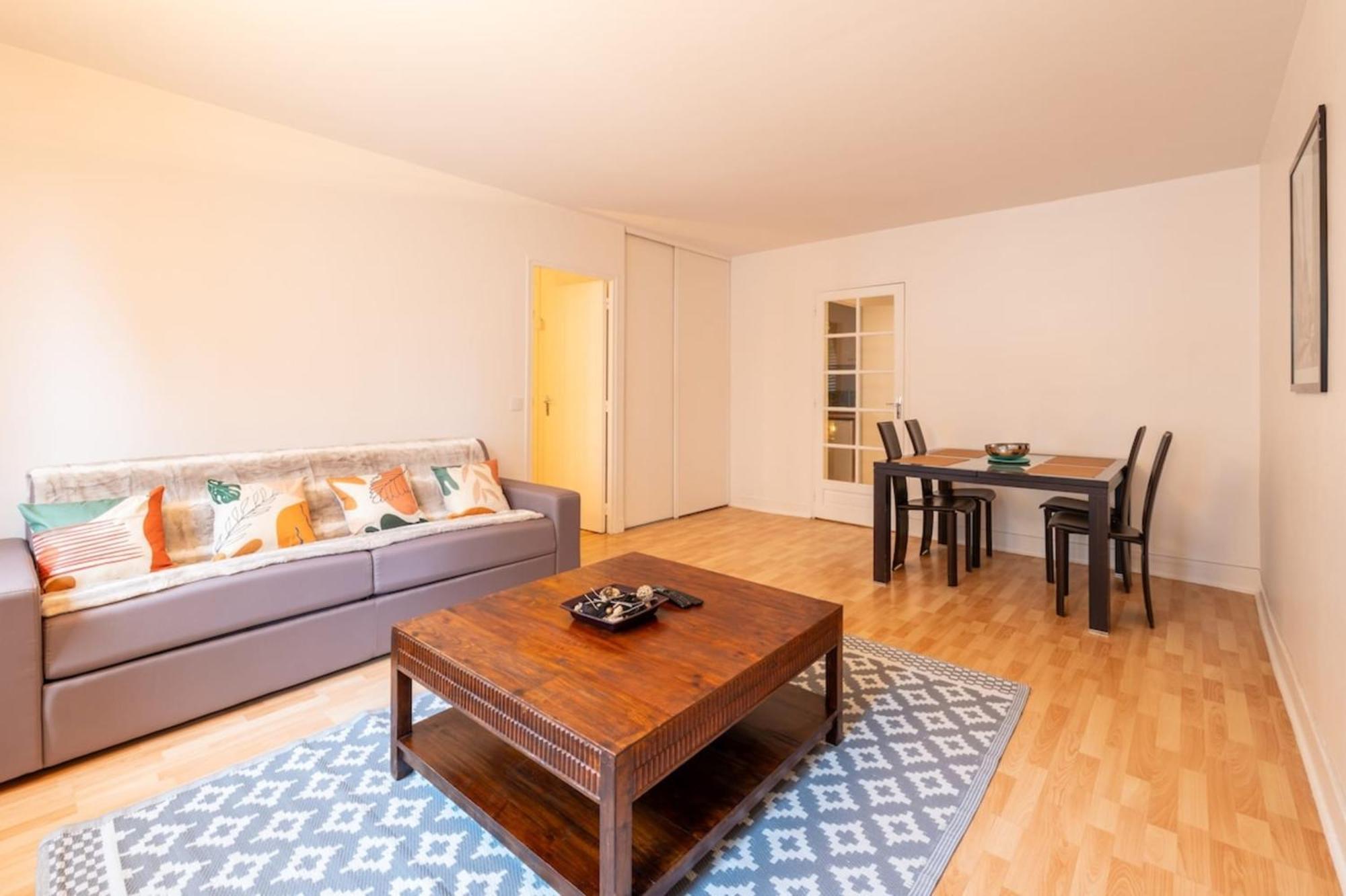 Cosy & Well-connected 1bd Apartmentsaint Lazare *