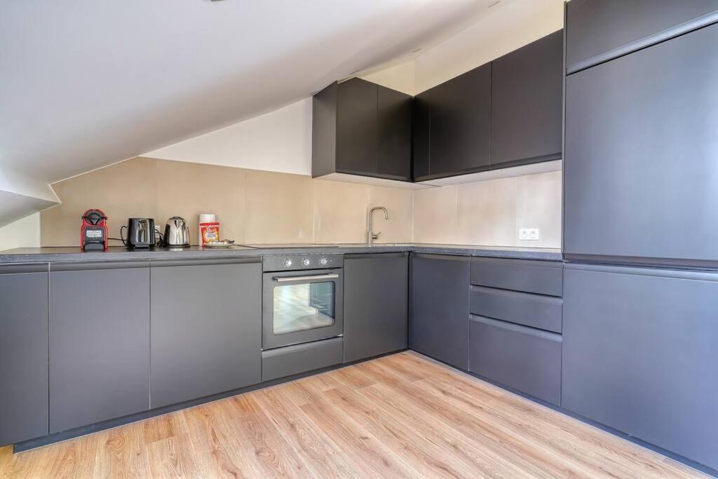 4g#appart 8pers # 3 # Commerce # 15#ac Apartment Paris