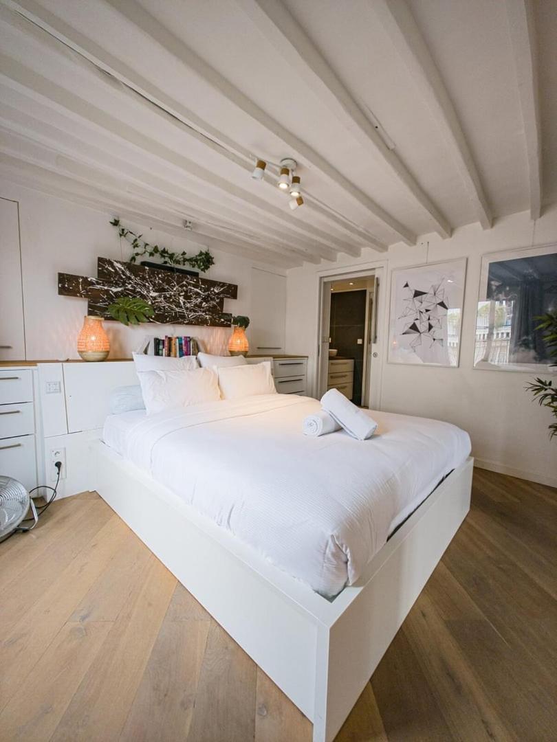 Apartment Saint-germain-des-pres Story *