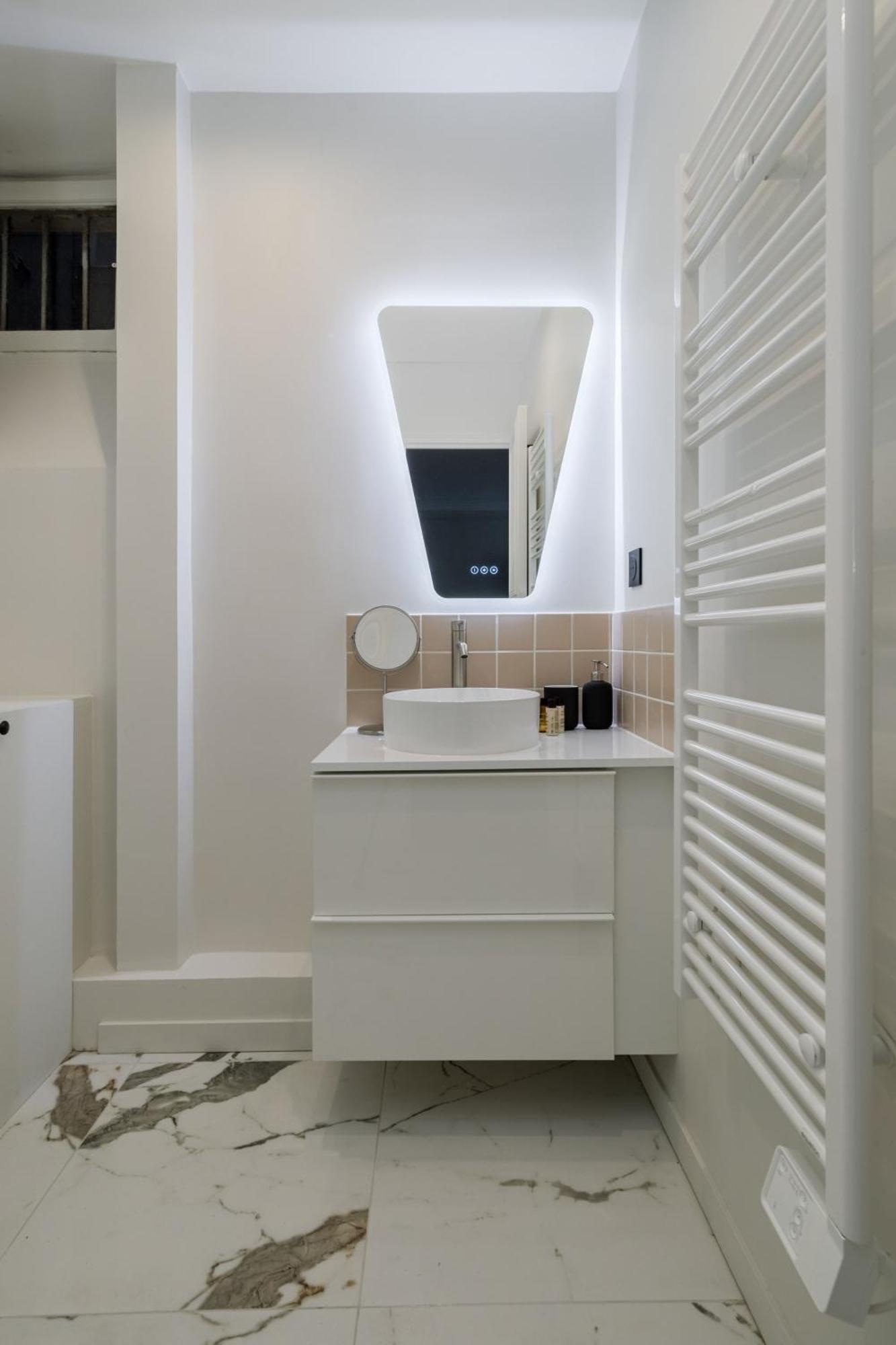 Poetic - Saint Lazare Apartment