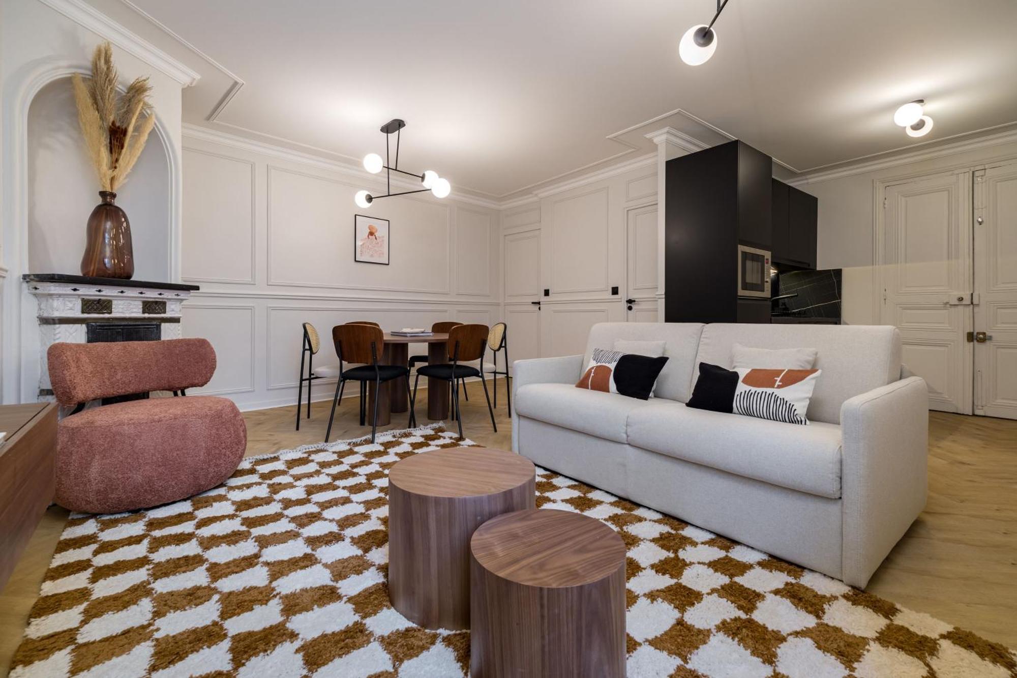 Poetic - Saint Lazare Apartment Paris