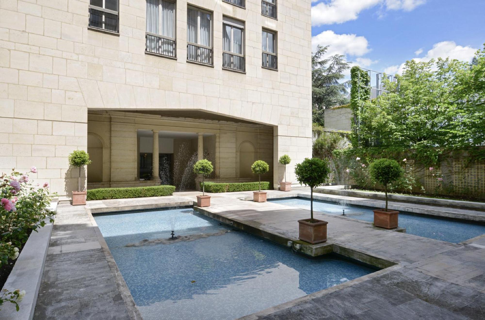 Center Le Marais By Studio Prestige Paris
