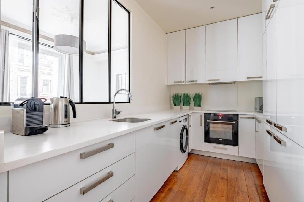 Stylish Flat 2 Bedr By Champs Elysees Apartment