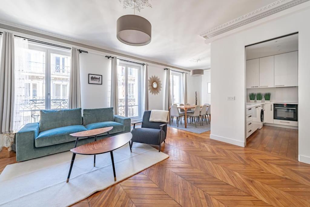 Apartment Stylish Flat 2 Bedr By Champs Elysees *