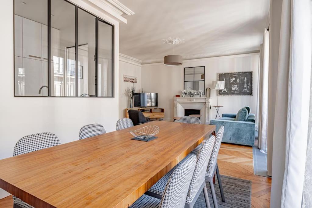 Stylish Flat 2 Bedr By Champs Elysees *