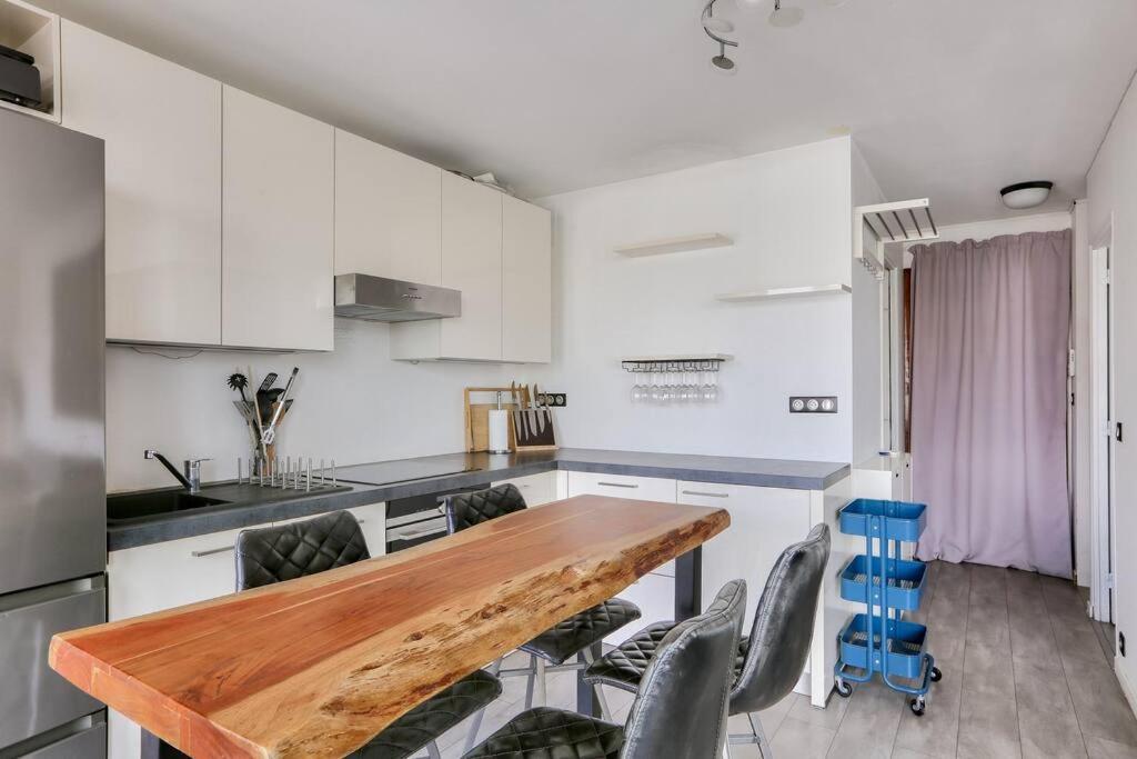 Apartment Avec Balcon Et Parking A 1min Du Metro *