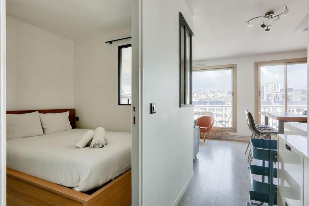 Apartment Avec Balcon Et Parking A 1min Du Metro Paris