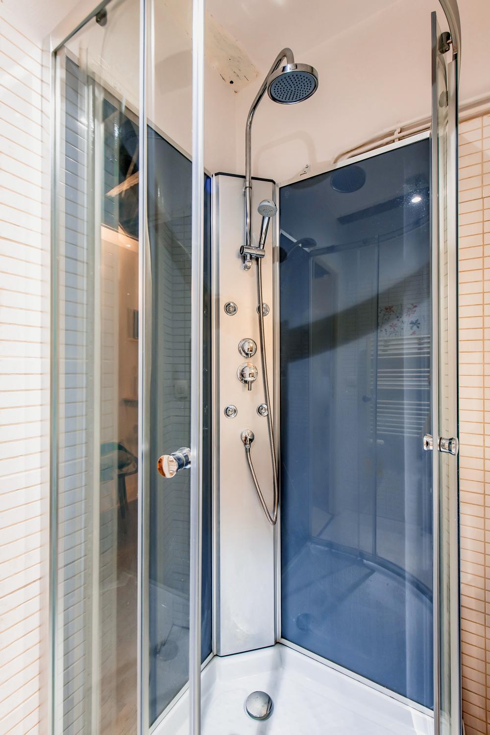 Amazing On The Prestigious Street Appartement