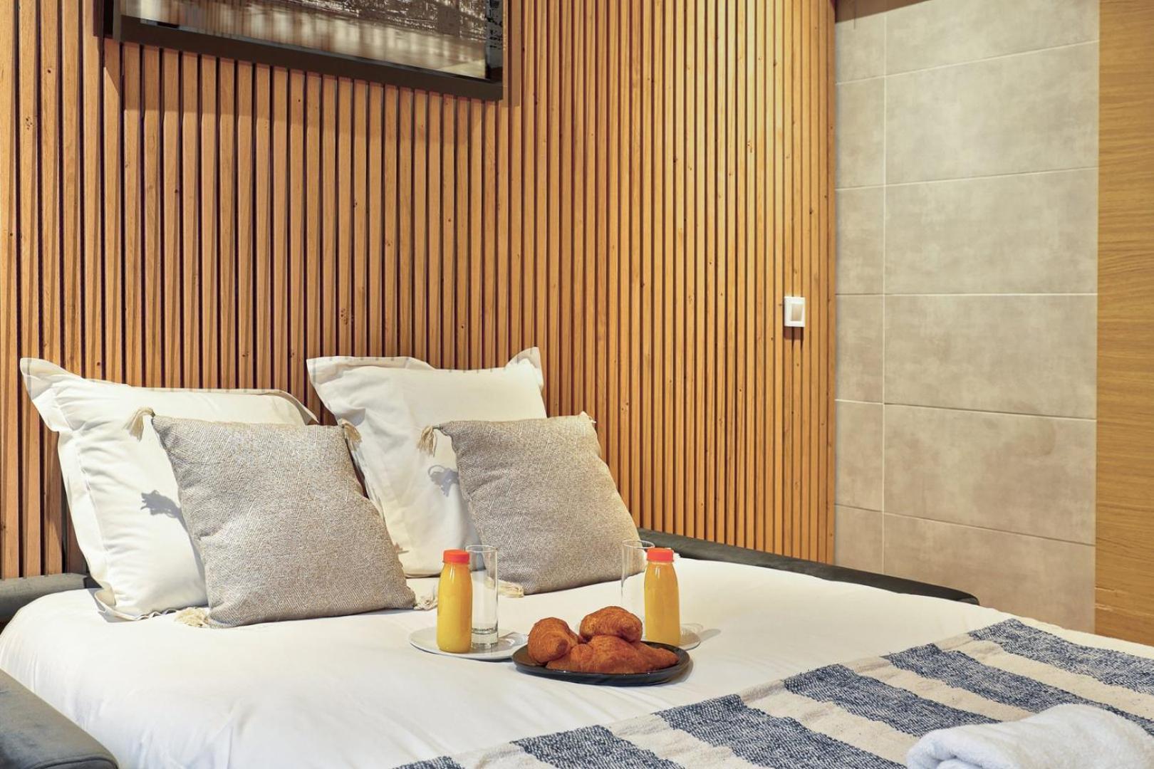 356 Poussin - Superbe A Apartment *