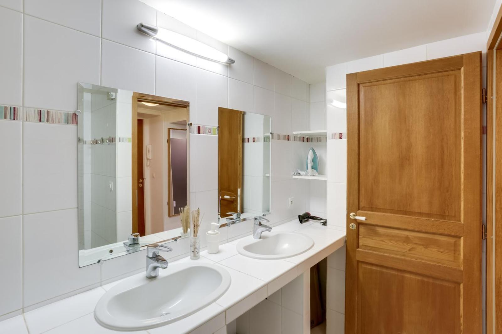 Appartement 130 Olivia - Superb In Paris. *