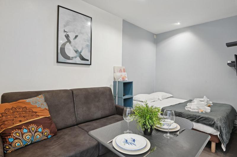 324 Vanves - Superb In Paris
