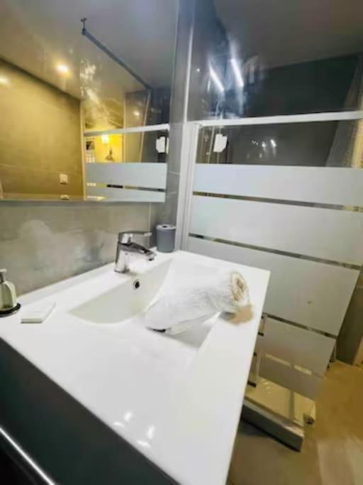 Apartment - Opera - Place De La Madeleine - Saint Martin - 4 Pers *