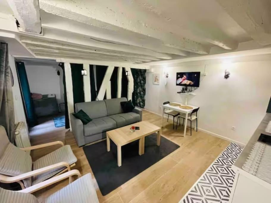 - Opera - Place De La Madeleine - Saint Martin - 4 Pers Apartment *