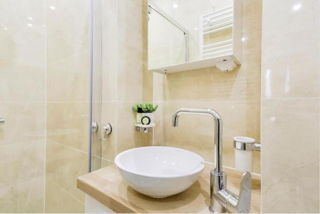 Tiny Boutique Mouffetard Area Appartement