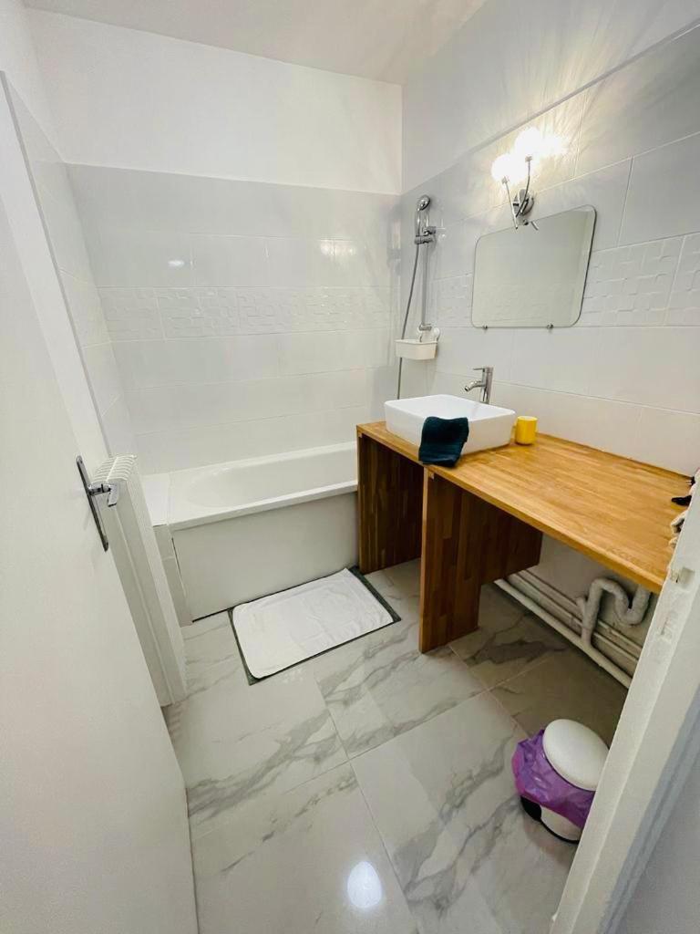 Apartment Bastille - Voltaire - Saint Paul - Centre De - 5 Pers Paris
