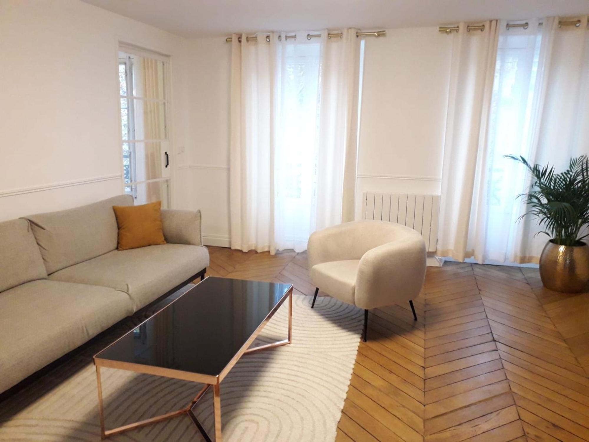 Champs Elysees Luxury Apartment Paris