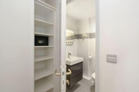 Apartment 402 -studio Elegant Et Confortable A 5 - Flat-guest