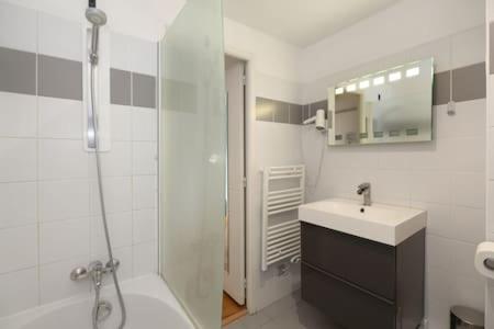 402 -studio Elegant Et Confortable A 5 - Flat-guest * Paris