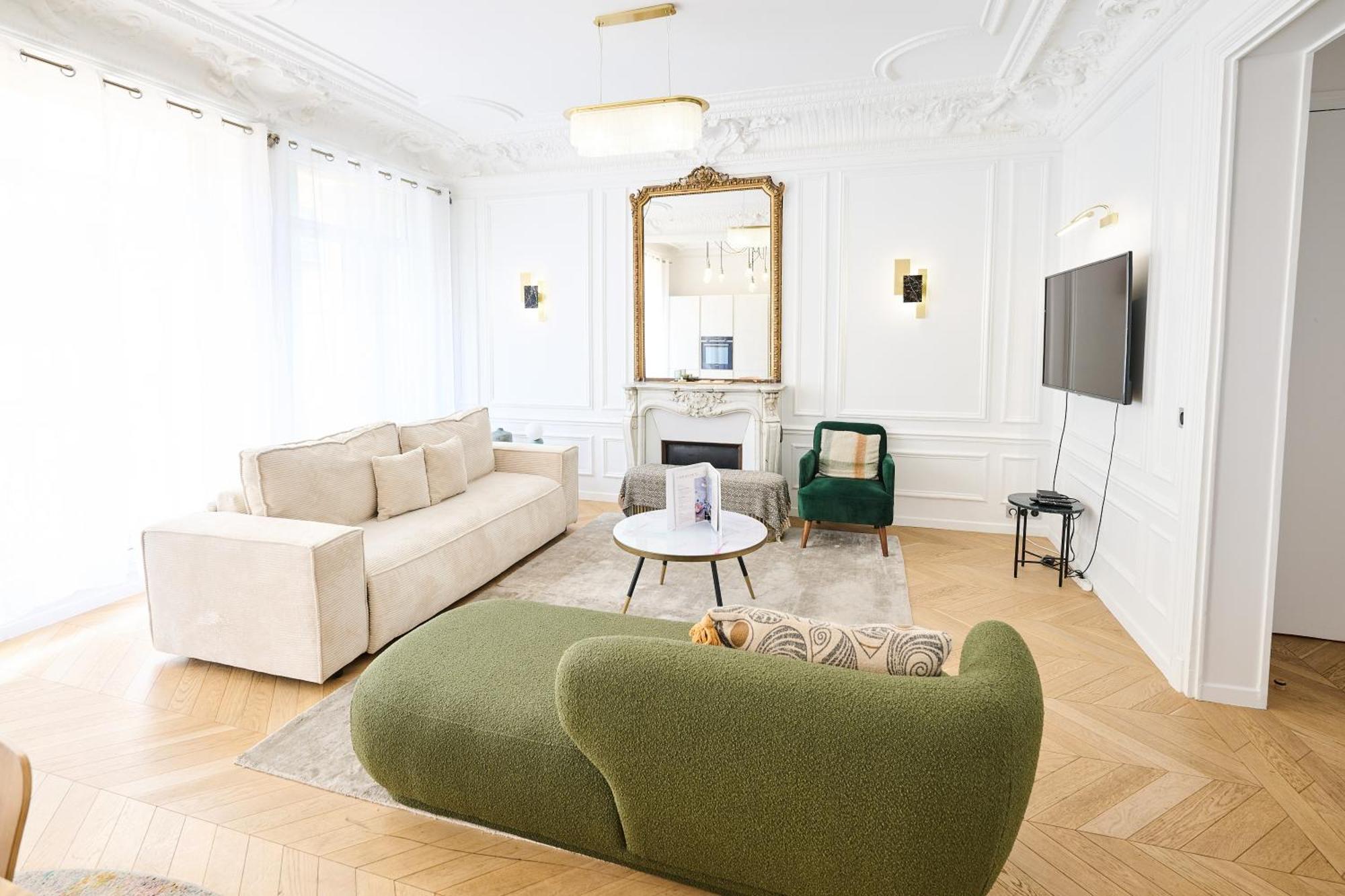 Champs Elysees!montaigne, New Luxurious 6pers Flat Apartment Paris