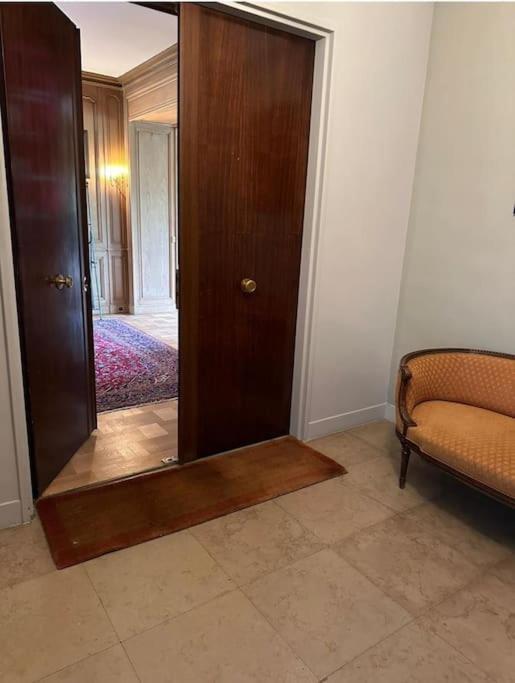 Avenue Foch Apartment