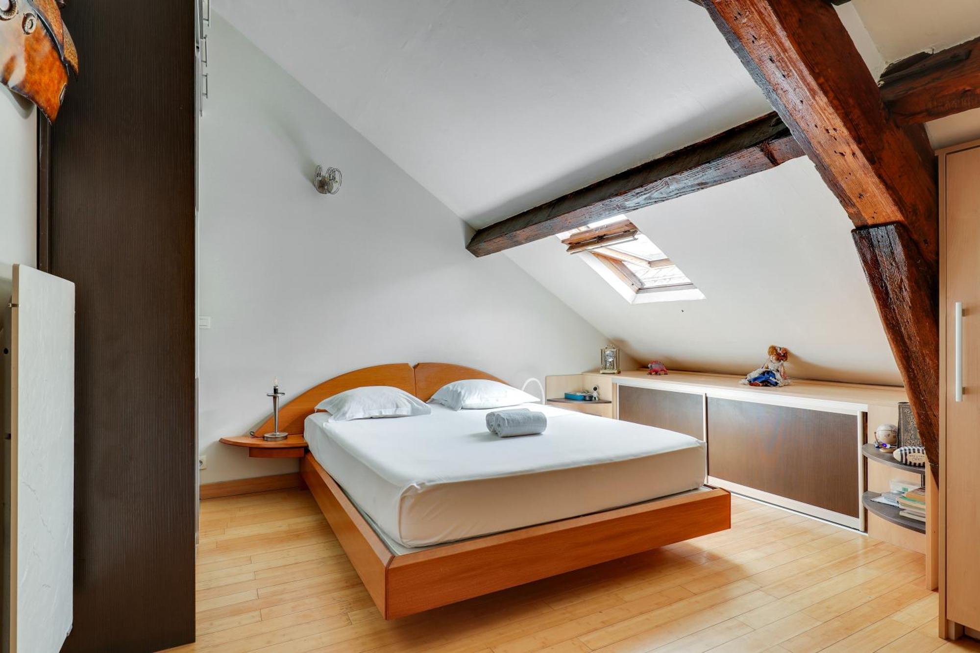 Appartement Duplex Calme Et Lumineux Au Coeur De Bastille