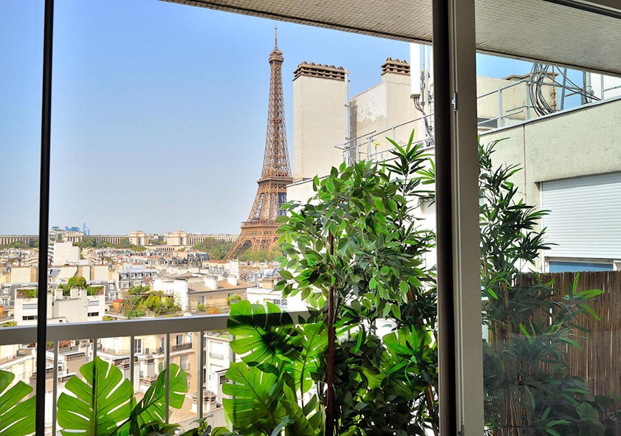Magical Modern Eiffel Tower, The Million Dollar View Apartment *