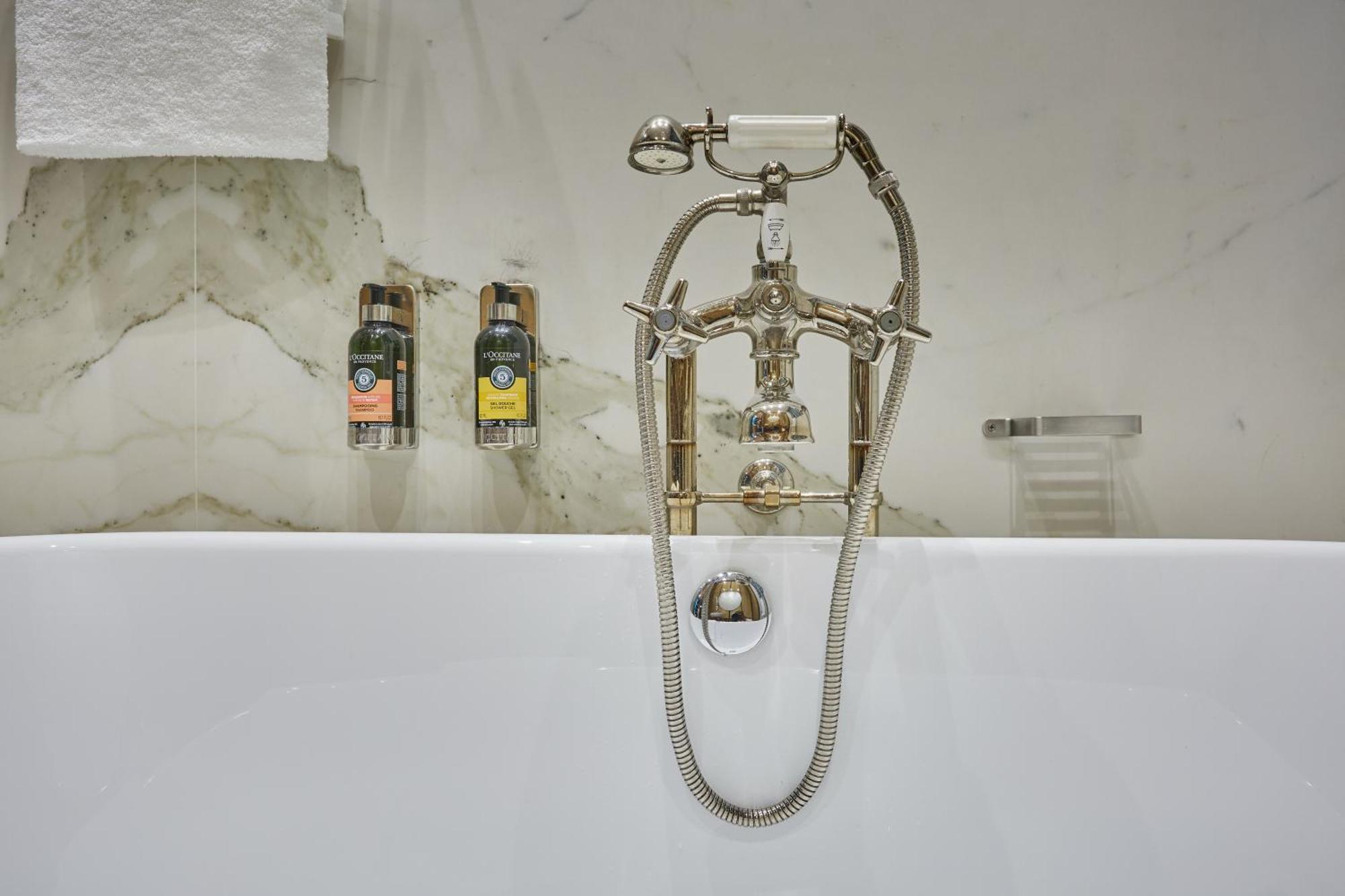 Le Robinet D'or Hotel 3*