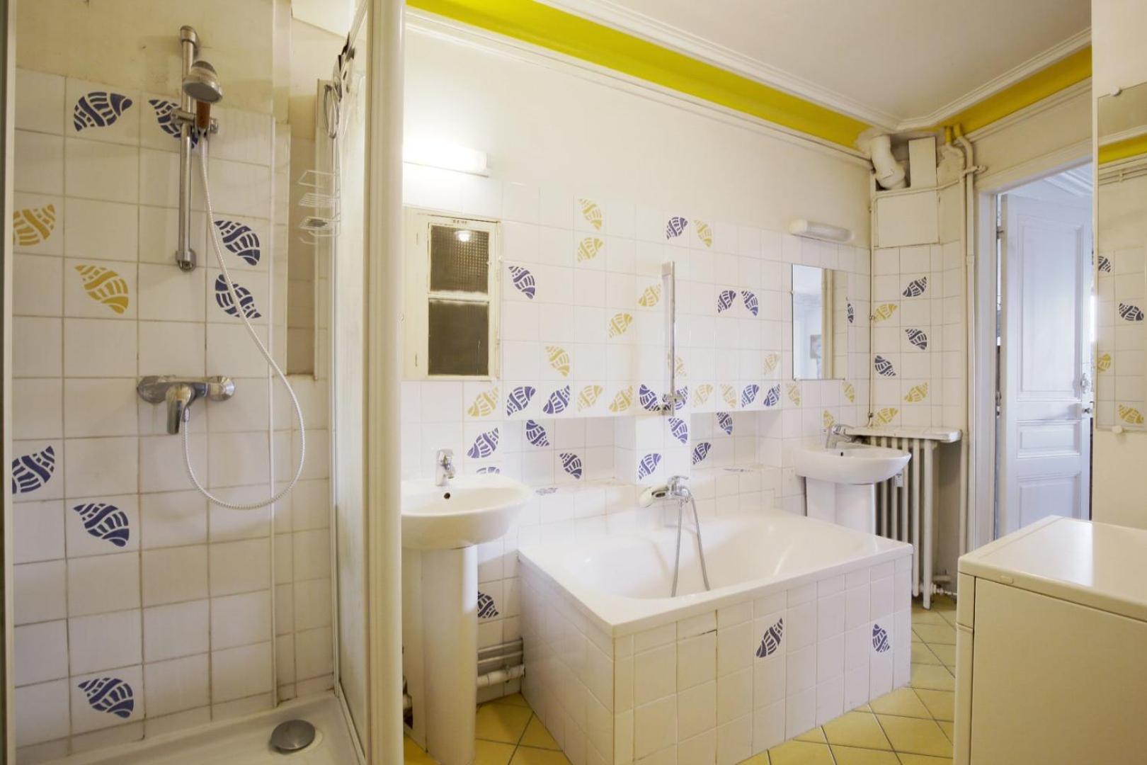 Spacious With 3 Bedrooms - Tour Eiffel Apartment Paris