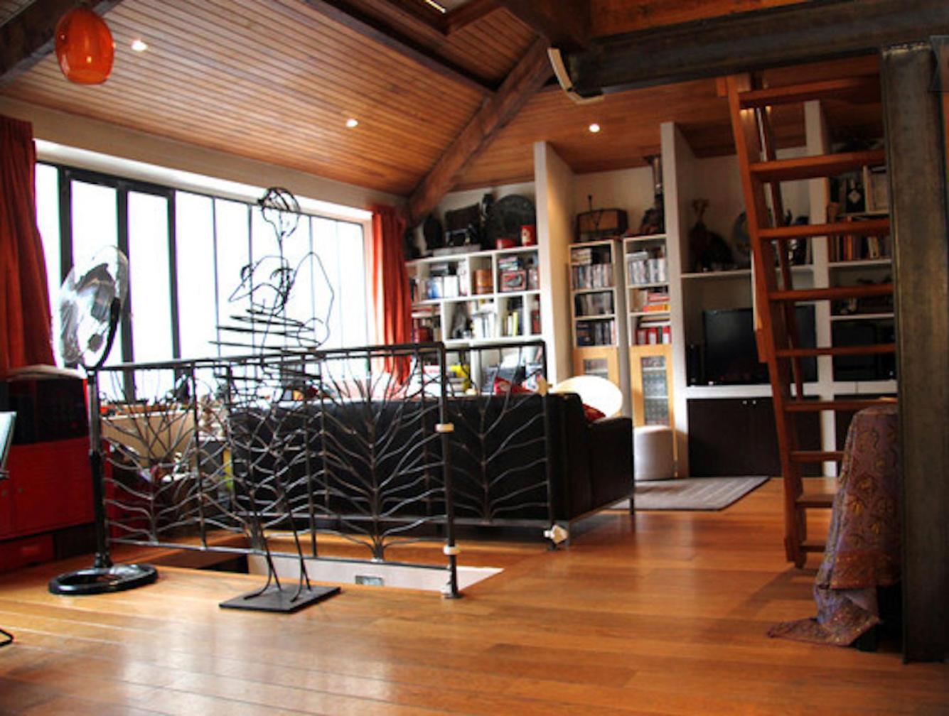 Loft Character With A View Of Court Apartment