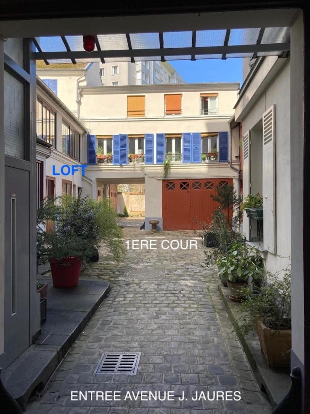 Loft Character With A View Of Court Apartment *