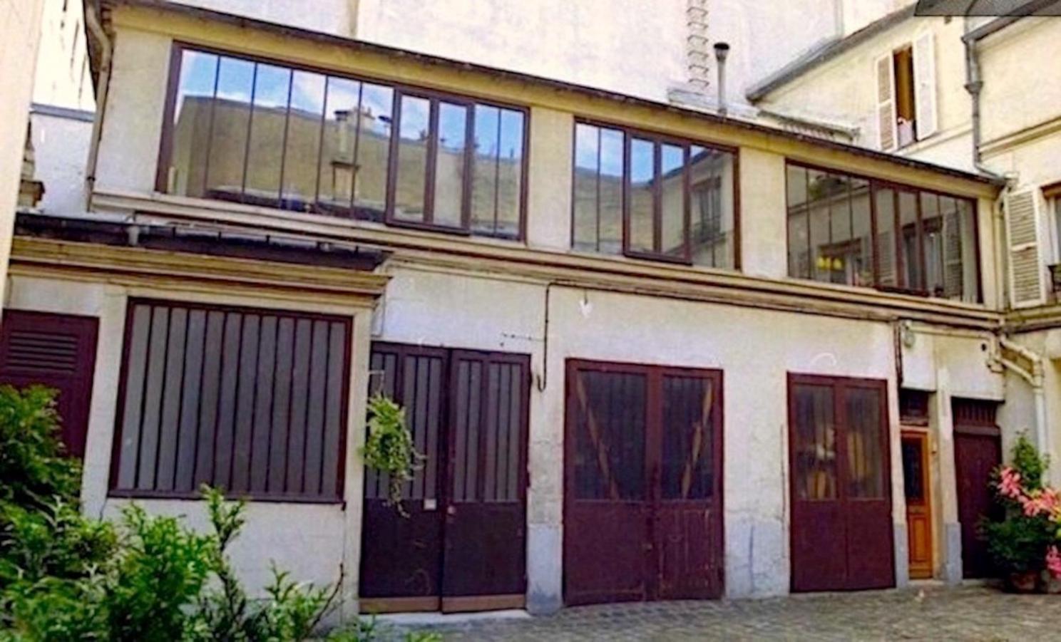 Loft Character With A View Of Court Apartment