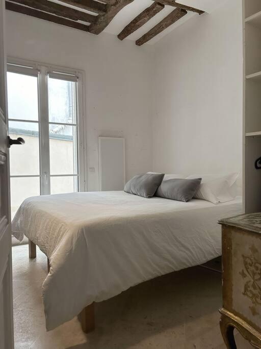 Apartment Duplex Sur 2 Etages - Le Marais - Centre Paris