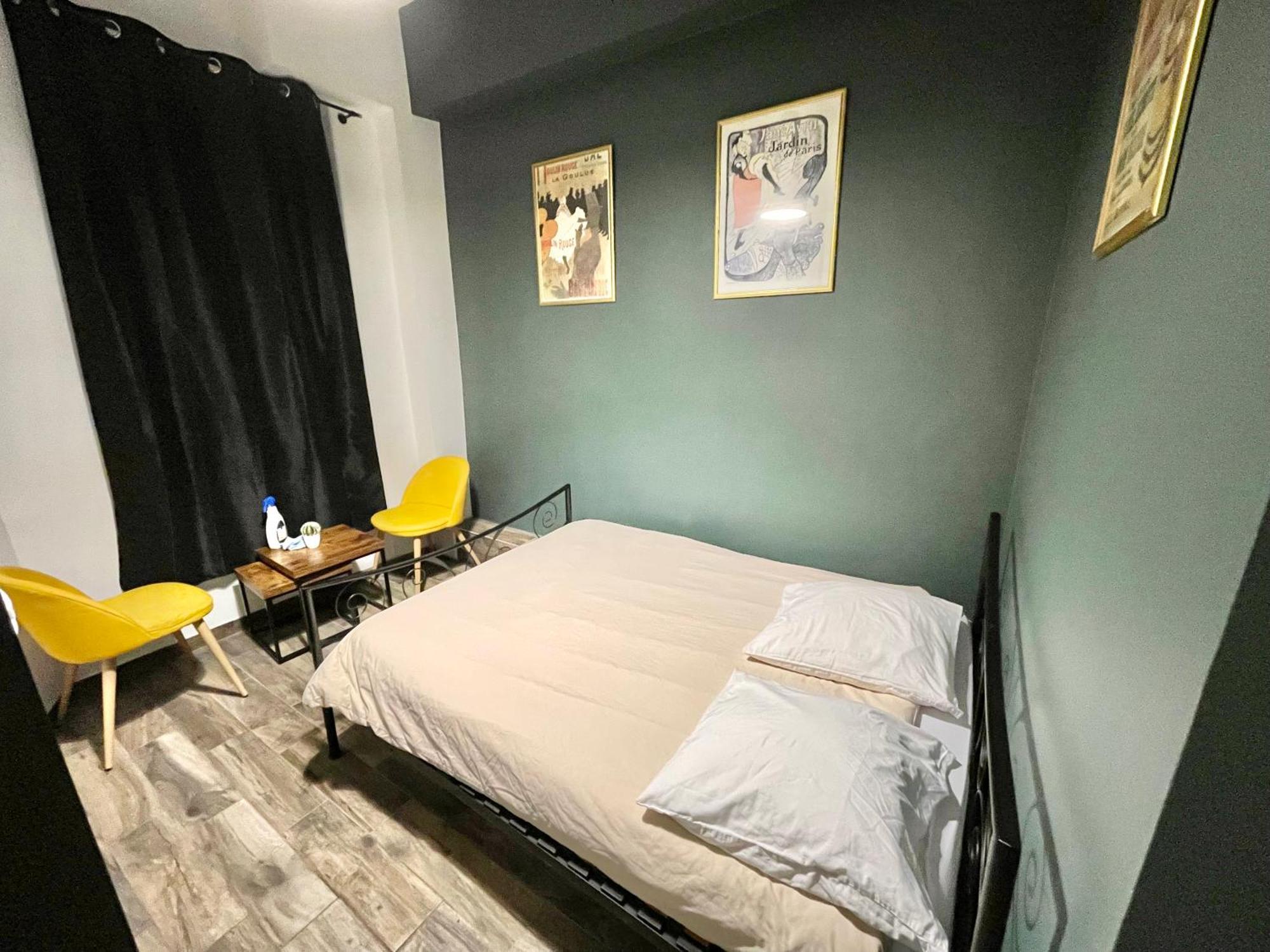 Le Globe Hostel