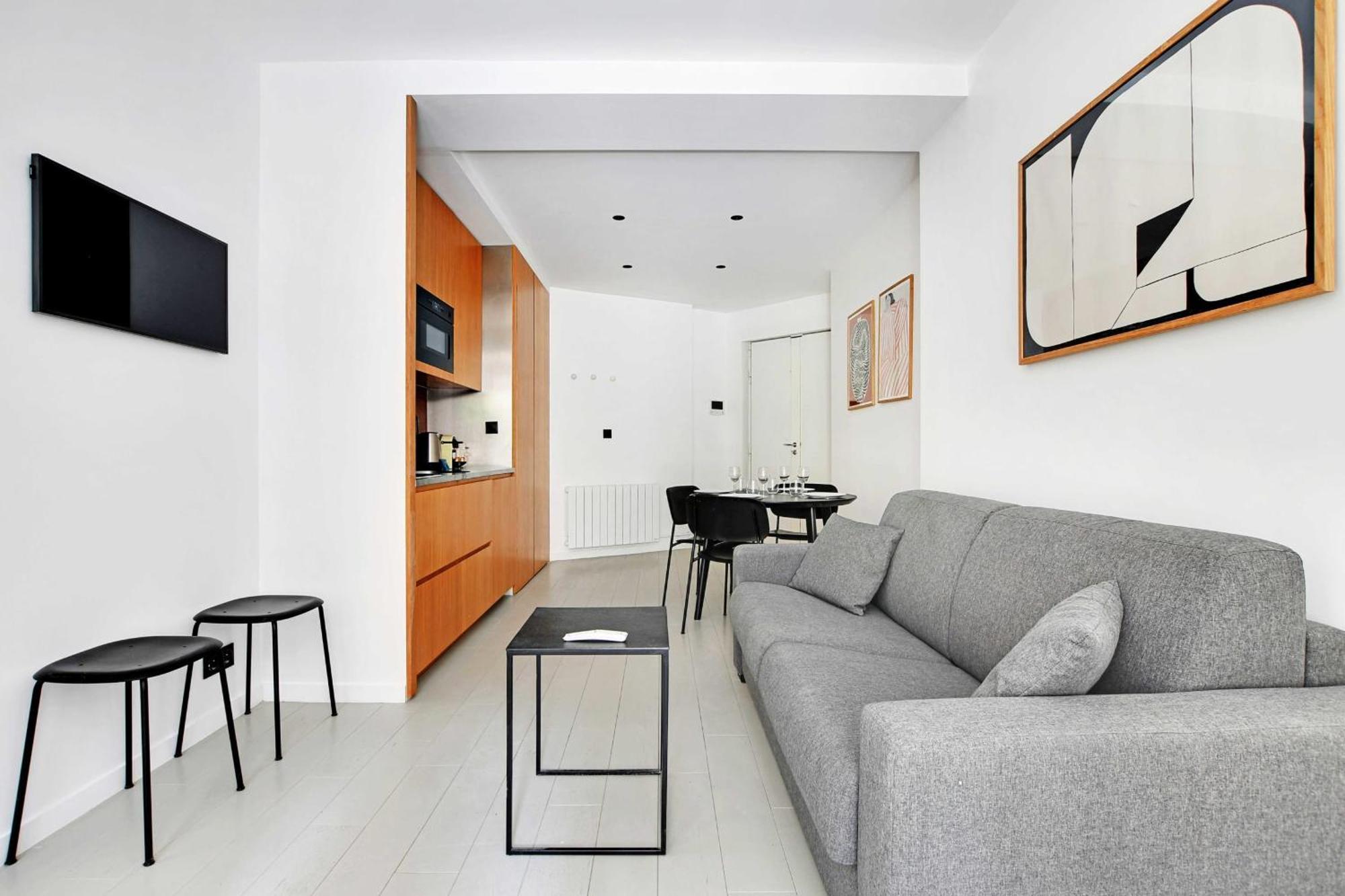 Apartment 13 - Voltaire